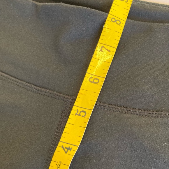 Fabletics Black with Sheer Accents Capri Pocket Leggings Size XS - Picture 9 of 12